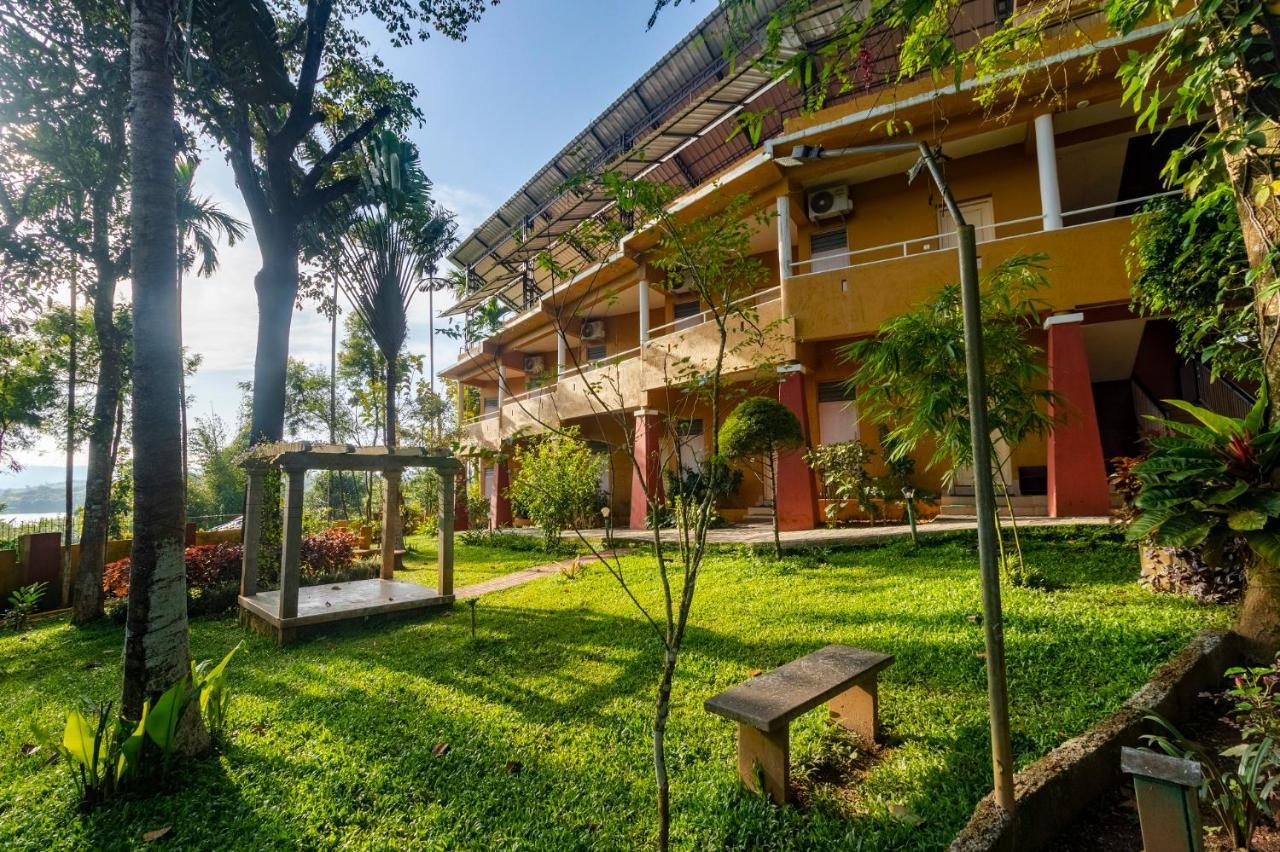 Karapuzha Village Resort Ваянад Екстериор снимка