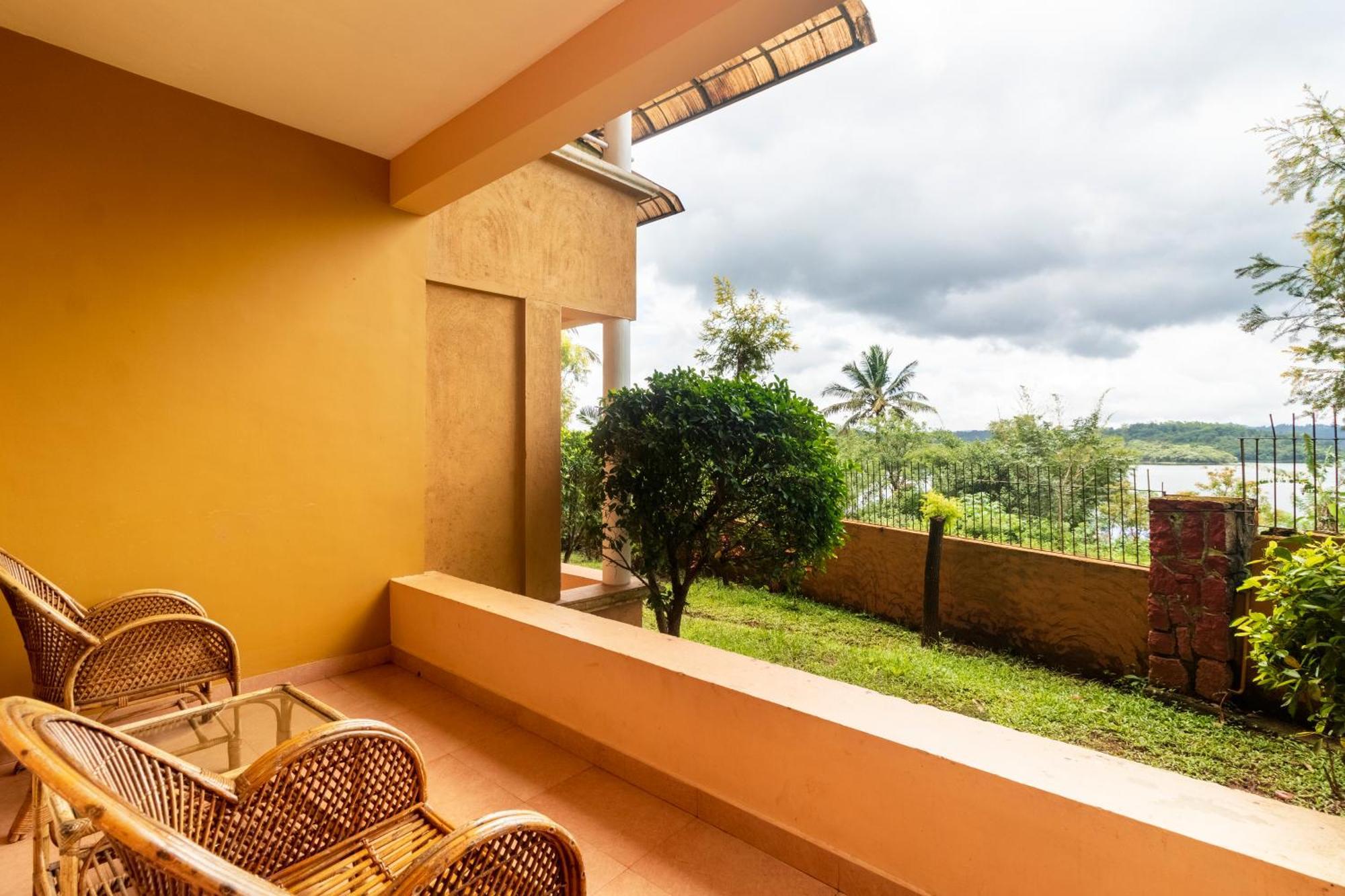 Karapuzha Village Resort Ваянад Екстериор снимка