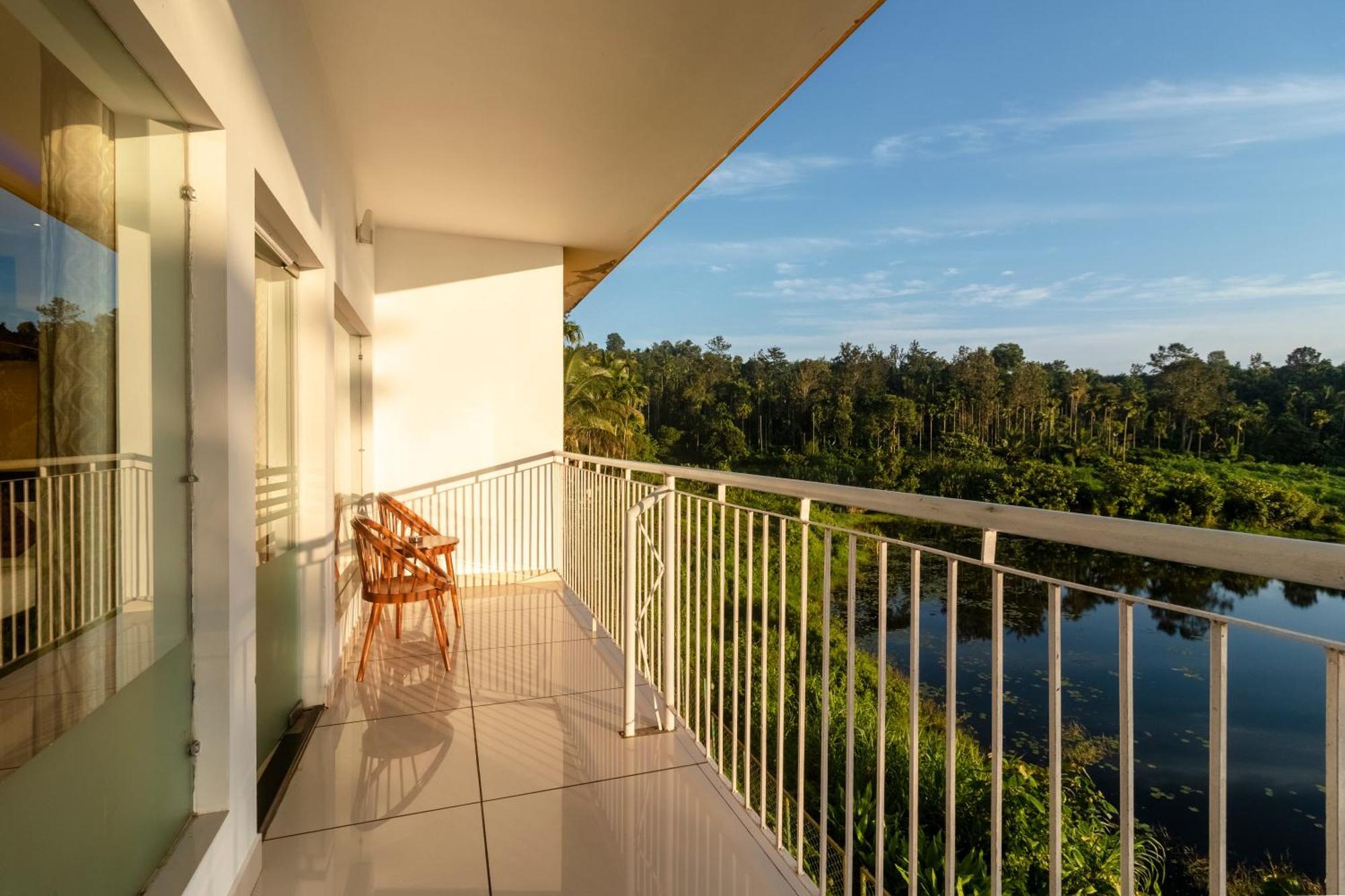 Karapuzha Village Resort Ваянад Екстериор снимка